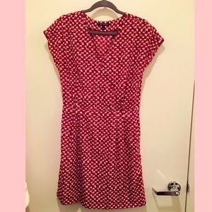 Banana Republic Size 6 Dress with Red Pattern